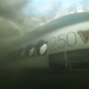 Dünyanın ilk denizaltı barı açıldı