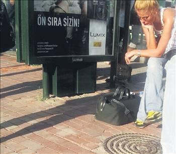 Ayşe Özyılmazel: Manken otobüse binemez mi