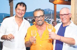 Cıvaoğlu'nun Ramazan Ayı'nda şarap yazısı