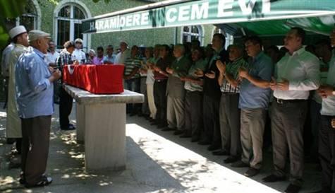 Alevi şehide 2 ayrı cenaze namazı