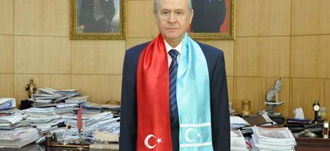 Bahçeli'den vize engeline bayraklı mesaj