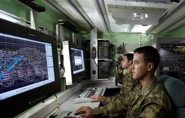 Türk savunma sanayisi dünyaya üretim yapıyor