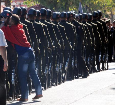 Gaziantep'teki şehit cenazesinde ağlatan kare