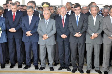 Devletin zirvesi Gaziantep'teki cenaze törenindeydi