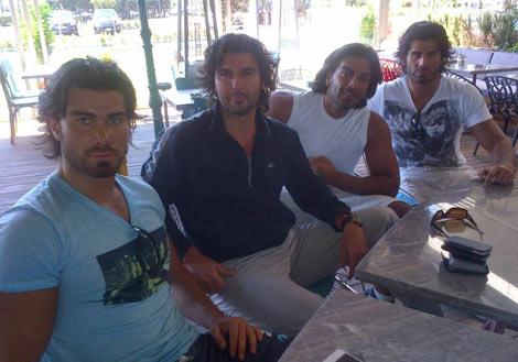 Adnan Oktar'ın güzelleri Twitter'ı salladı