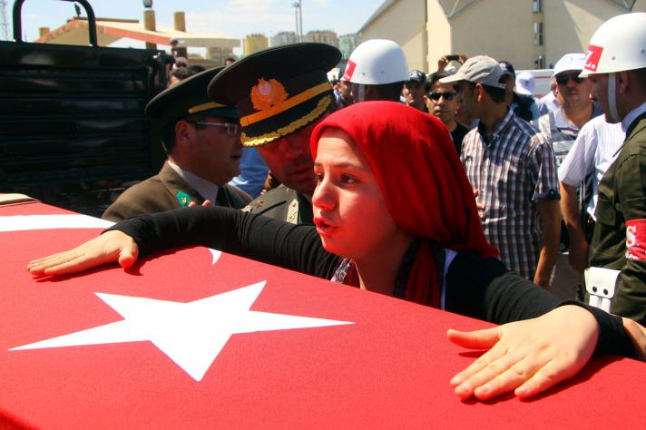 Şehit Uzman Çavuş Ahmet Bozkurt son yolculuğuna uğurlandı