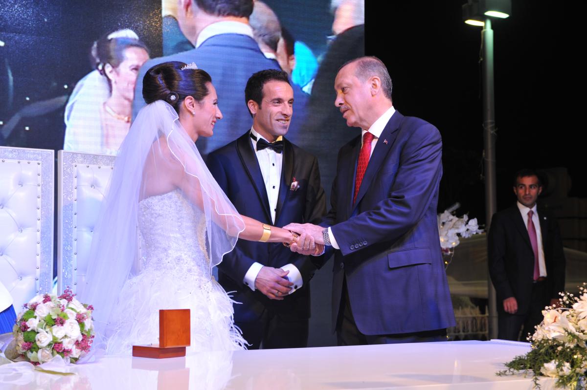 Erdoğan Olimpiyat şampiyonu Alptekin'in düğününe katıldı