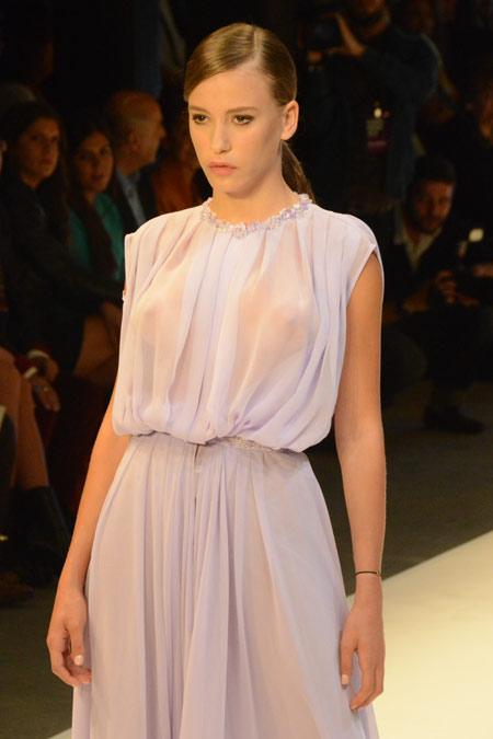 Transparan Serenay nefes kesti