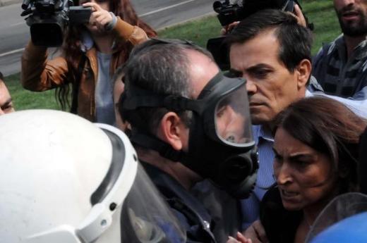 Aysel Tuğluk'un Diyarbakır'daki sinirli halleri