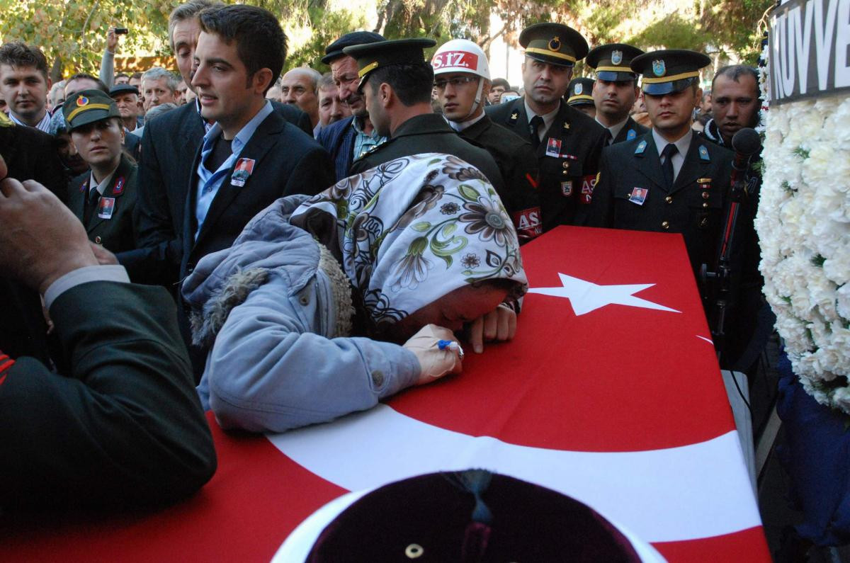 Pervari şehitleri son yolculuğuna uğurlandı