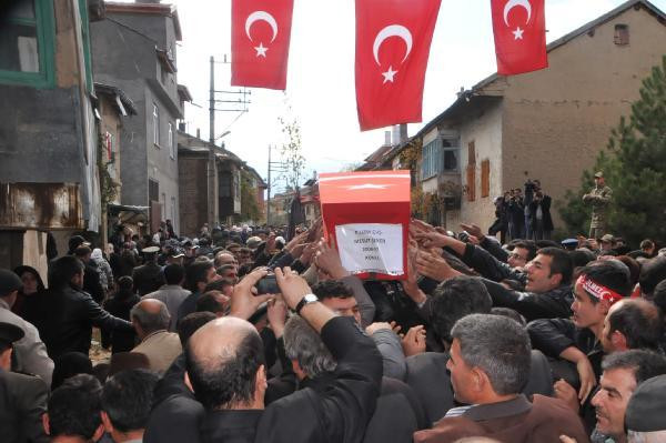 Pervari şehitleri son yolculuğuna uğurlandı