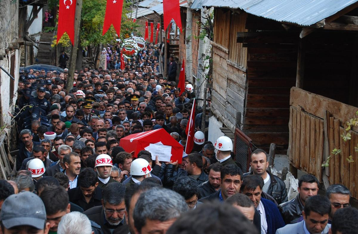 Pervari şehitleri son yolculuğuna uğurlandı