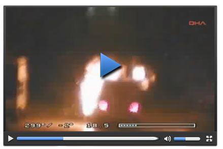 Mersin'de polisleri ateşe verdiler