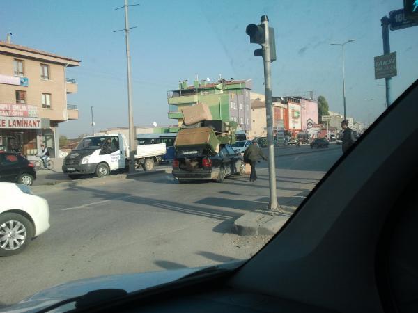 Otomobilin üzerinde koltuk takımı