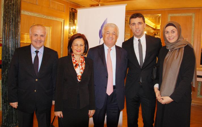 Hakan Şükür ve eşinin yüzünü güldüren anons