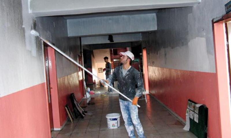 Şırnak'ta gece yarısı okul yaktılar