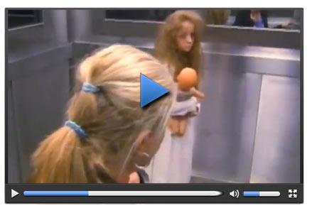 Hayaletli asansör şakası - Video