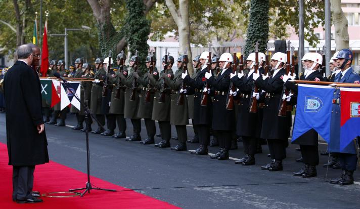 Senegal Başbakanı askeri selamlayamadı