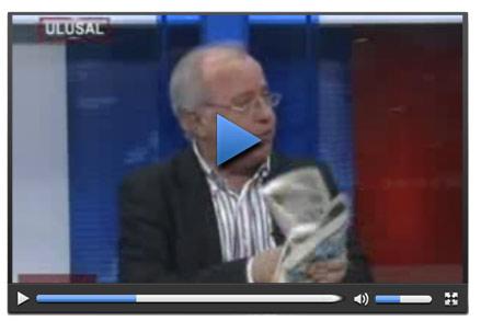 Ulusal Kanal spikeri Akit gazetesini buruşturup attı