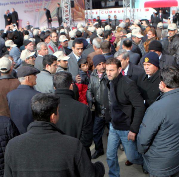 Başbakan'ın atanamayan öğretmene yanıtı sert oldu
