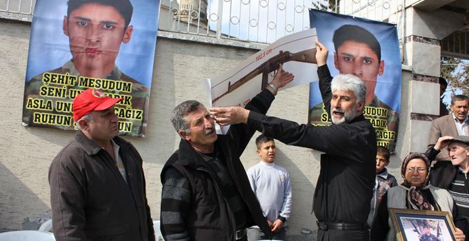 İntihar eden askerin babası: Oğlumu Balyoz öldürdü