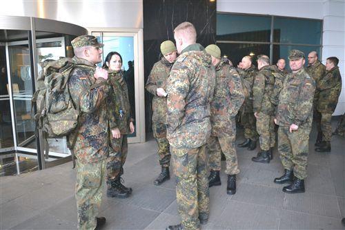 Mehmetçiğe Alman kadın asker uyarısı