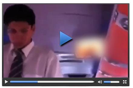 Otobüs muavininden yolcuları şaşırtan film - İzle