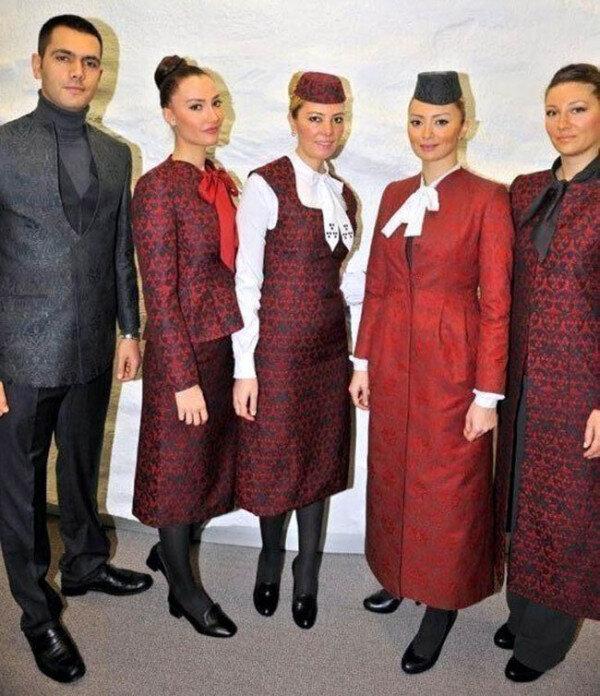 Dilek Hanif'ten etek boyuna makas