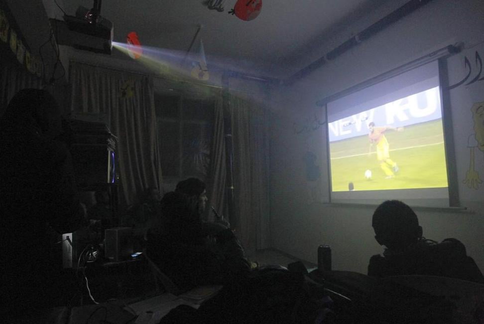 Suriye'de savaşa Muhteşem Yüzyıl ve Barcelona molası