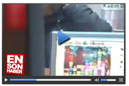 Hastalar sıra beklerken memur oyun oynadı