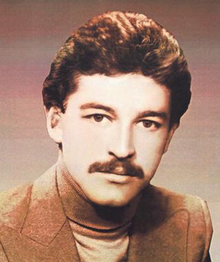 Subay kardeşler şehit babalarının bayrağını devraldı