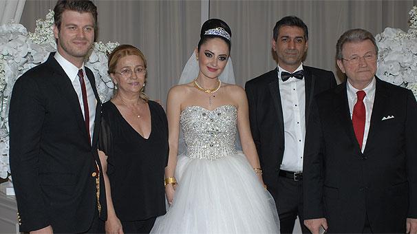 Evlilik sırası Kıvanç Tatlıtuğ'a geldi