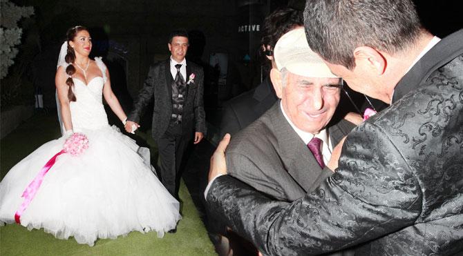 Cengiz Ayvaz dünya evine girdi