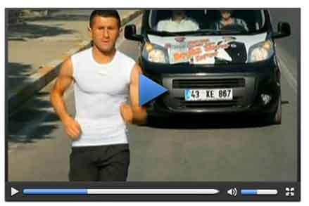 Uşak'tan koşarak Beyaz'a konuk olan Akın Yeniceli