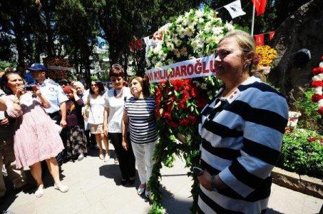 Selvi Kılıçdaroğlu'ndan Ata'nın annesine ziyaret