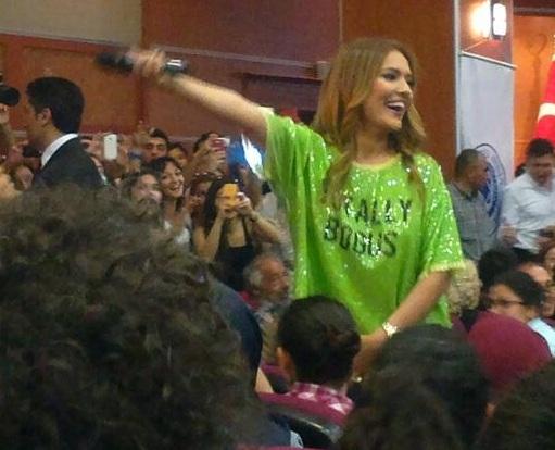 Ece Temelkuran'dan Demet Akalın'a taş
