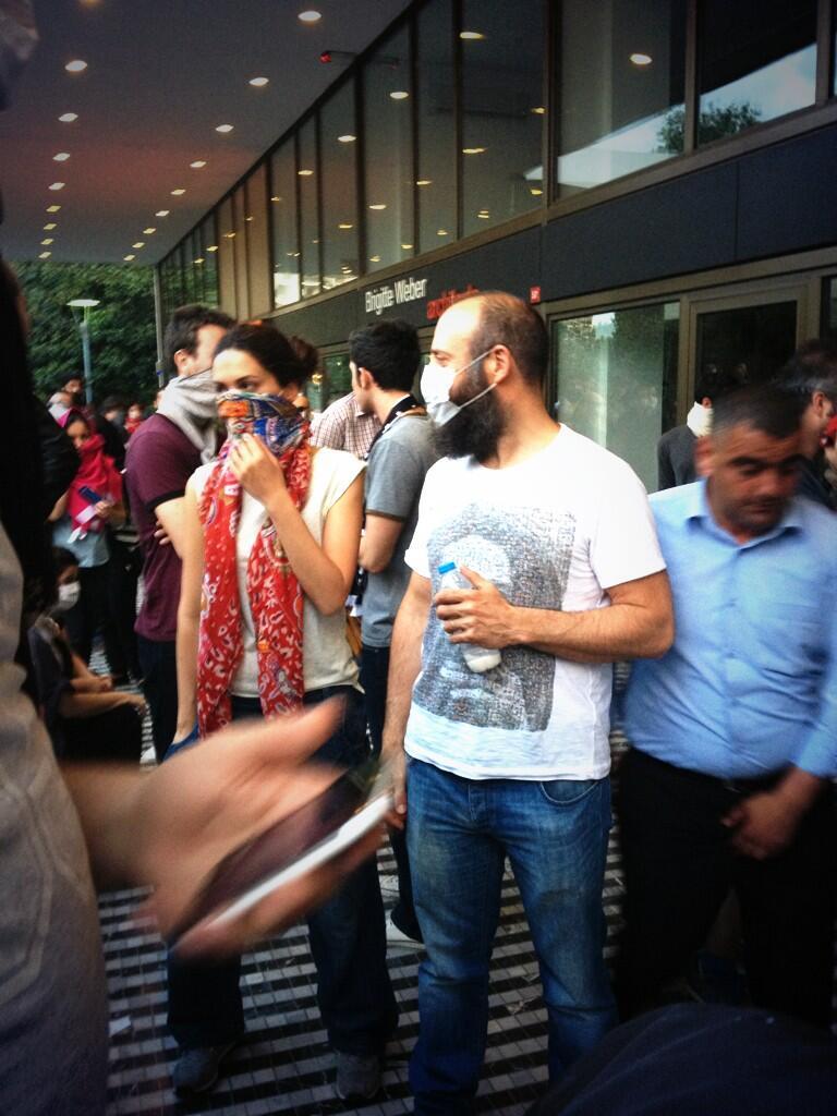 Halit Ergenç de Taksim'e çıktı