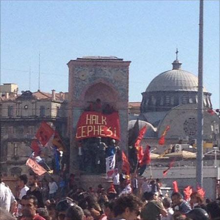 Taksim'de eylem sonrası tepki çeken fotoğraflar