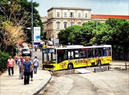 Gezi eylemlerinde 30 otobüs yakıldı