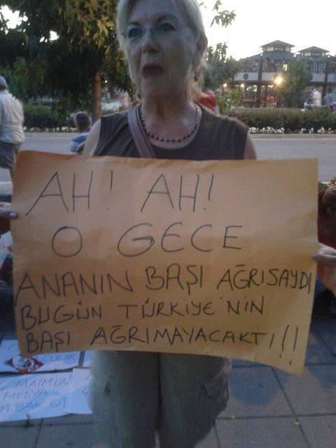 Gezi eylemlerinde dikkat çeken pankart