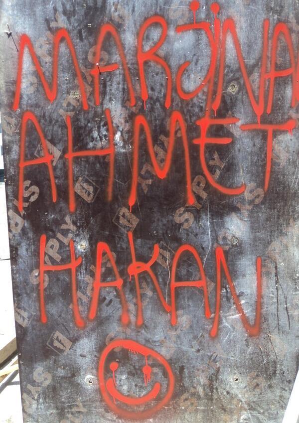Ahmet Hakan'ın ismini duvarlara kim yazıyor