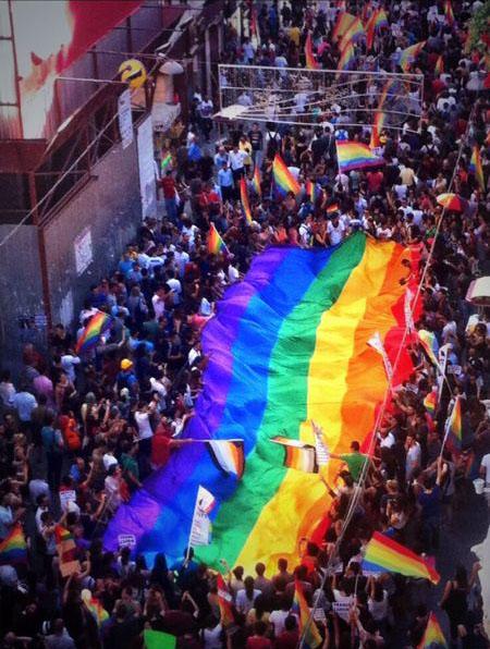 Taksim'deki LGBT yürüyüşü
