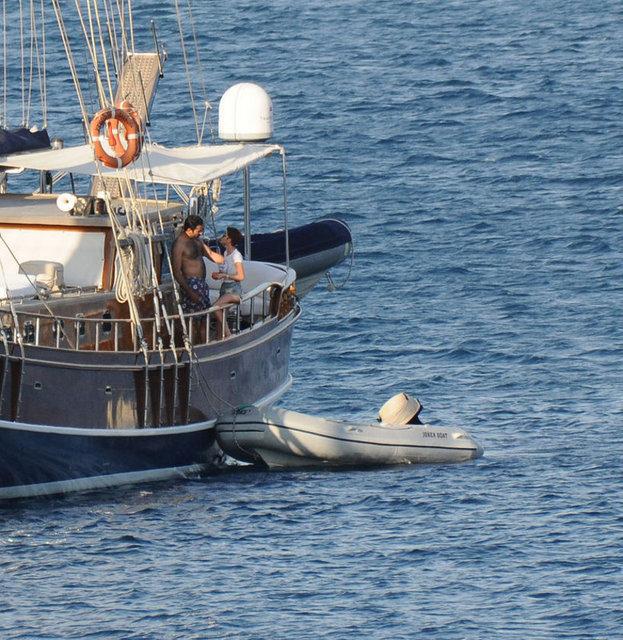 Kenan İmirzalıoğlu manken Kübra Küçük'le tatilde