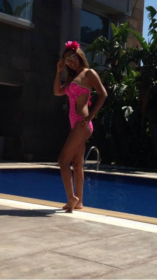 Demet Akalın Banu Alkan pozu verdi