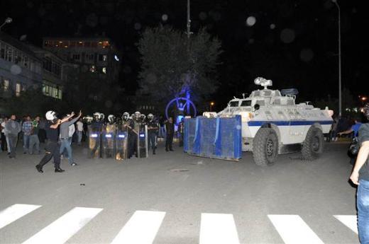 Tunceli'de birahanede kadın garson kavgası