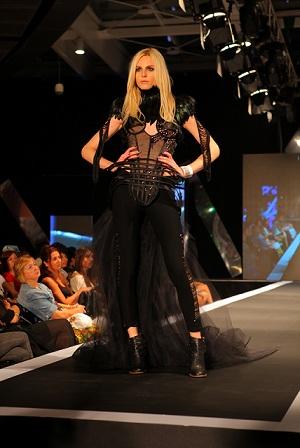 Radu'nun setteki ilk fotoğrafları