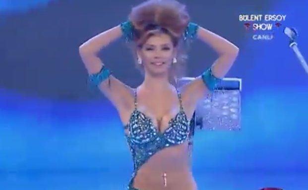 Bülent Ersoy Show'da dansöz performansı