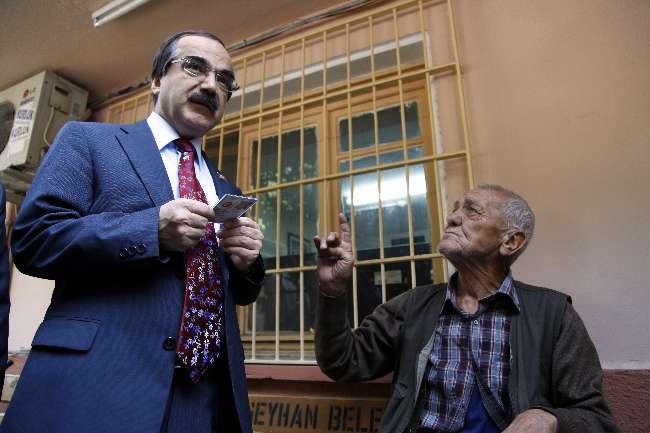 Yaşlı adamla Vali'nin ilginç diyalogu