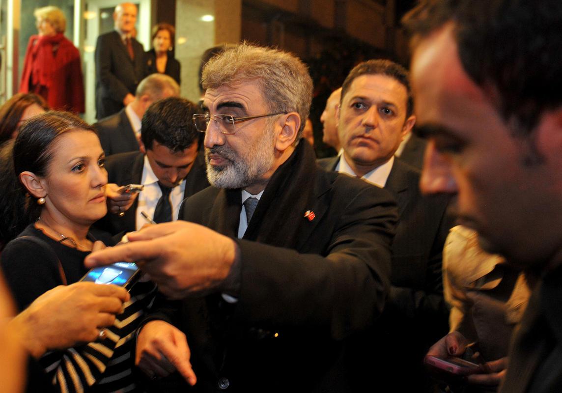 Kamer Genç'ten Emine Erdoğan'a çirkin sözler