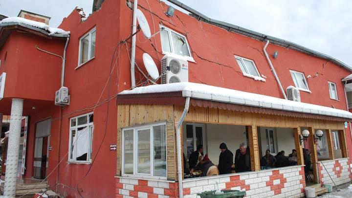 Bina yıkıldı yıkılacak ancak okeye devam